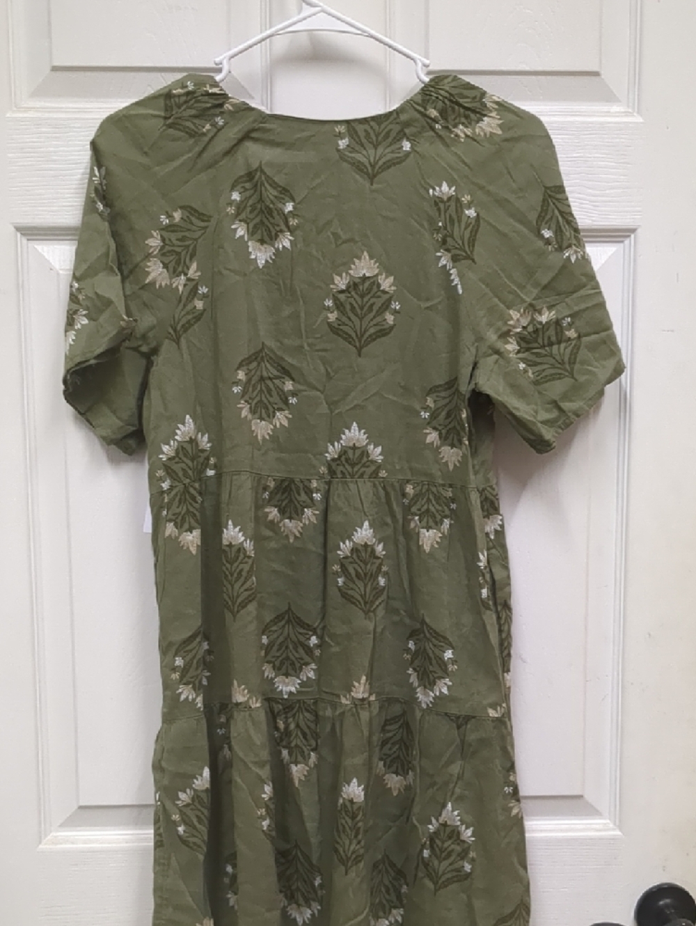 NWT Old Navy Olive Green Floral V-Neck Tiered Dress, With Pockets Size Small - Picture 4 of 7